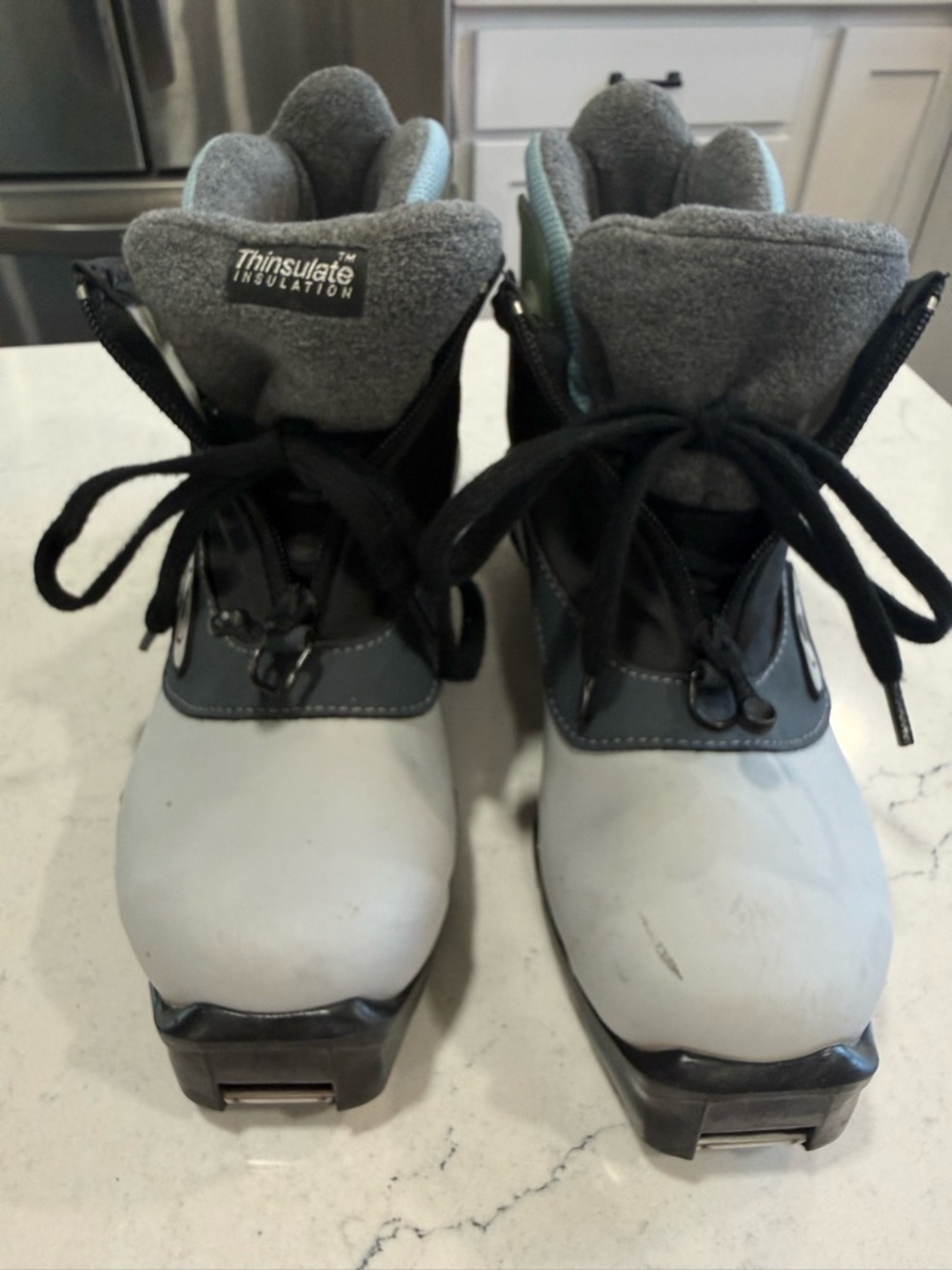 Women’s Salomon Waterproof Hiking Boots Size 7 Gray/Black Trail Outdoor Shoes - Picture 2 of 15